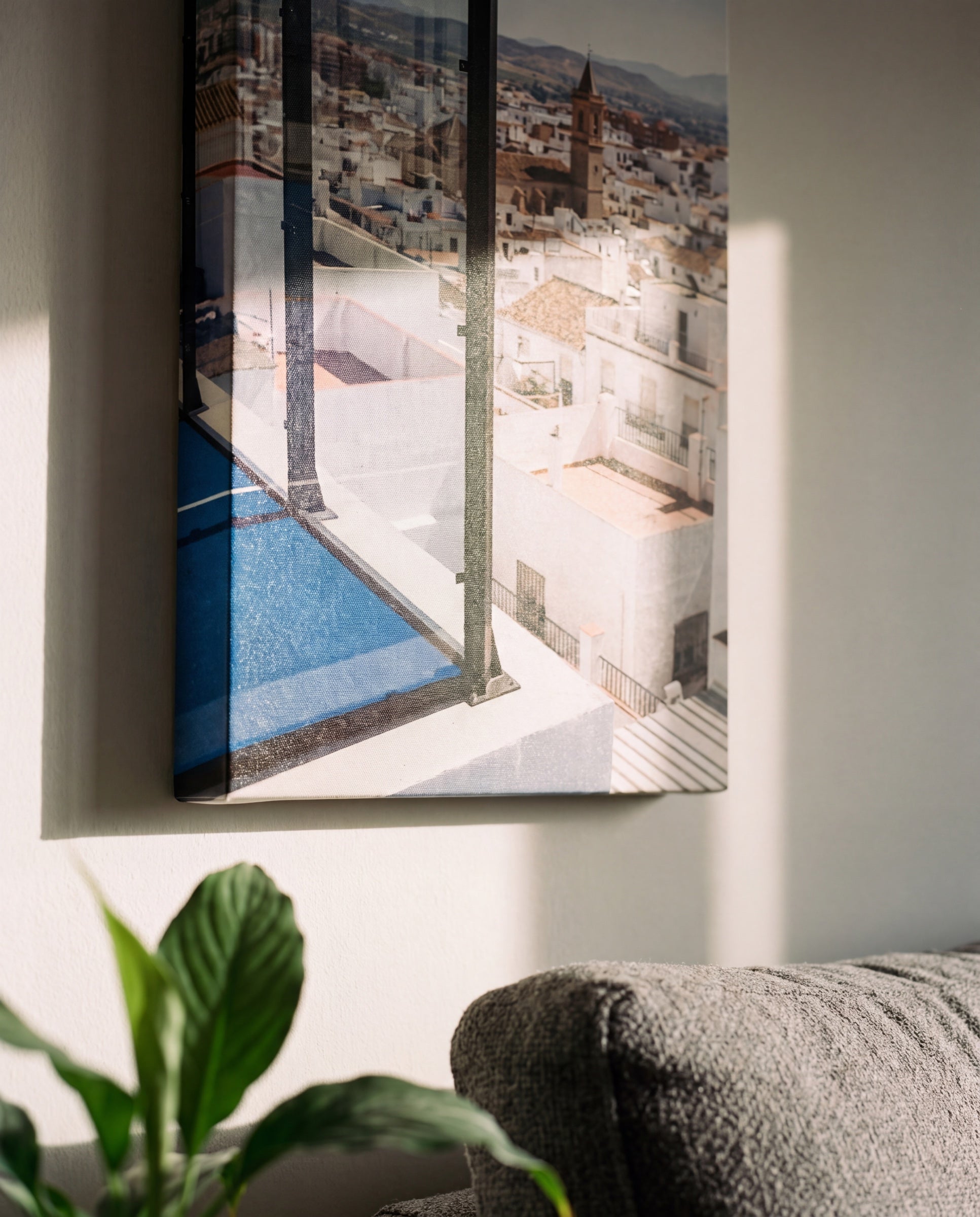 Mirador, the wrapped edge of the canvas