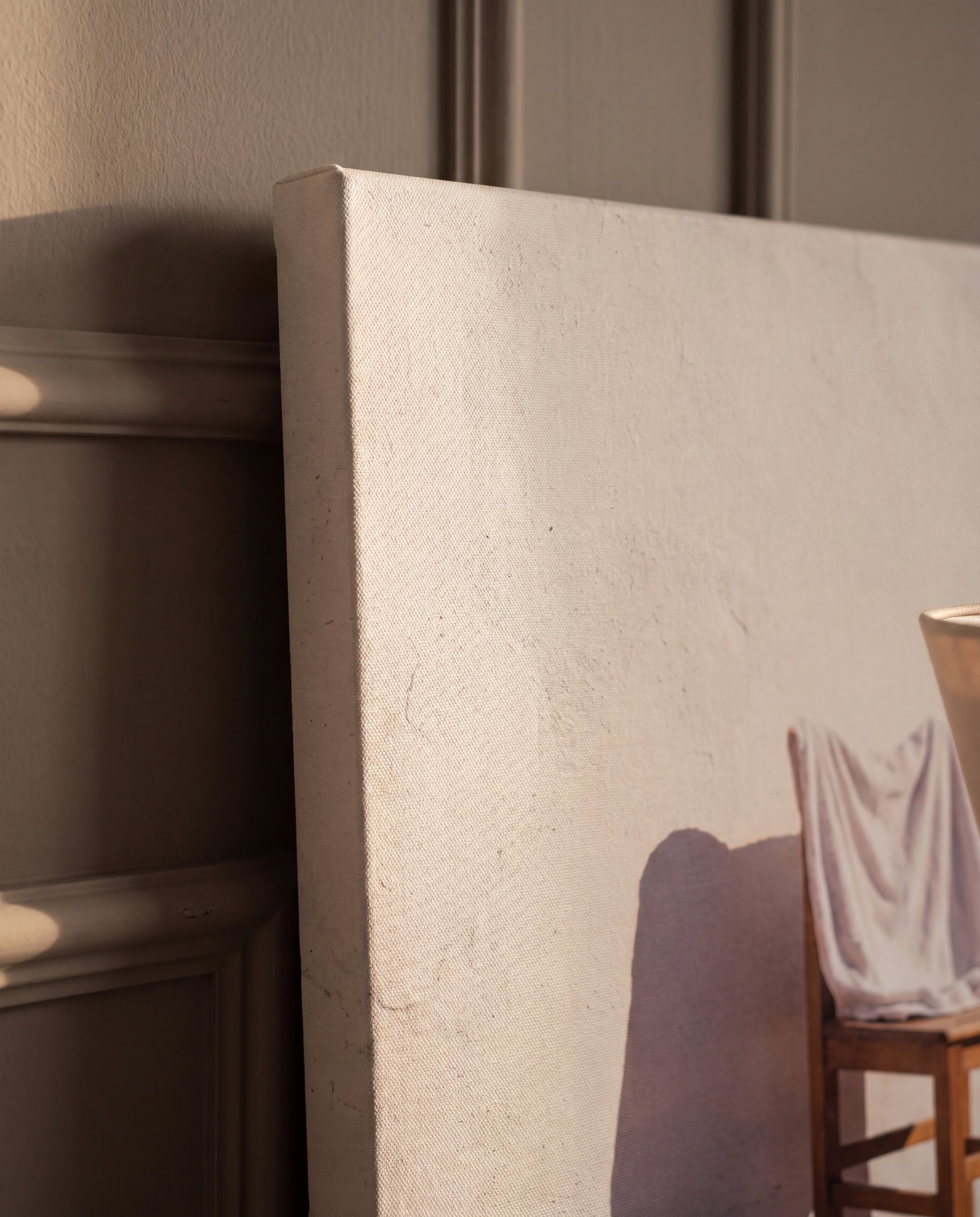 La Toalla, the wrapped edge of the canvas