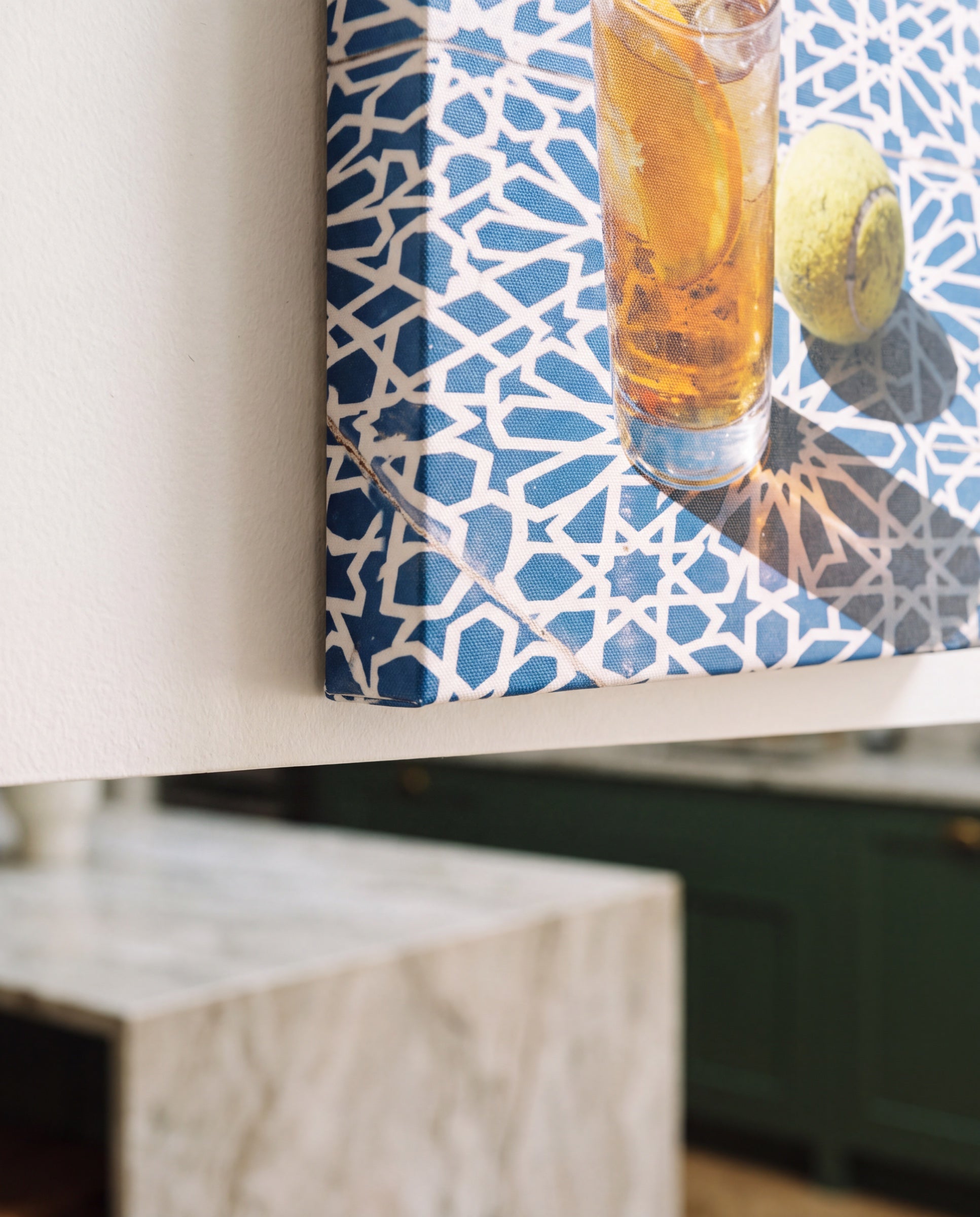 Vermut, the wrapped edge of the canvas