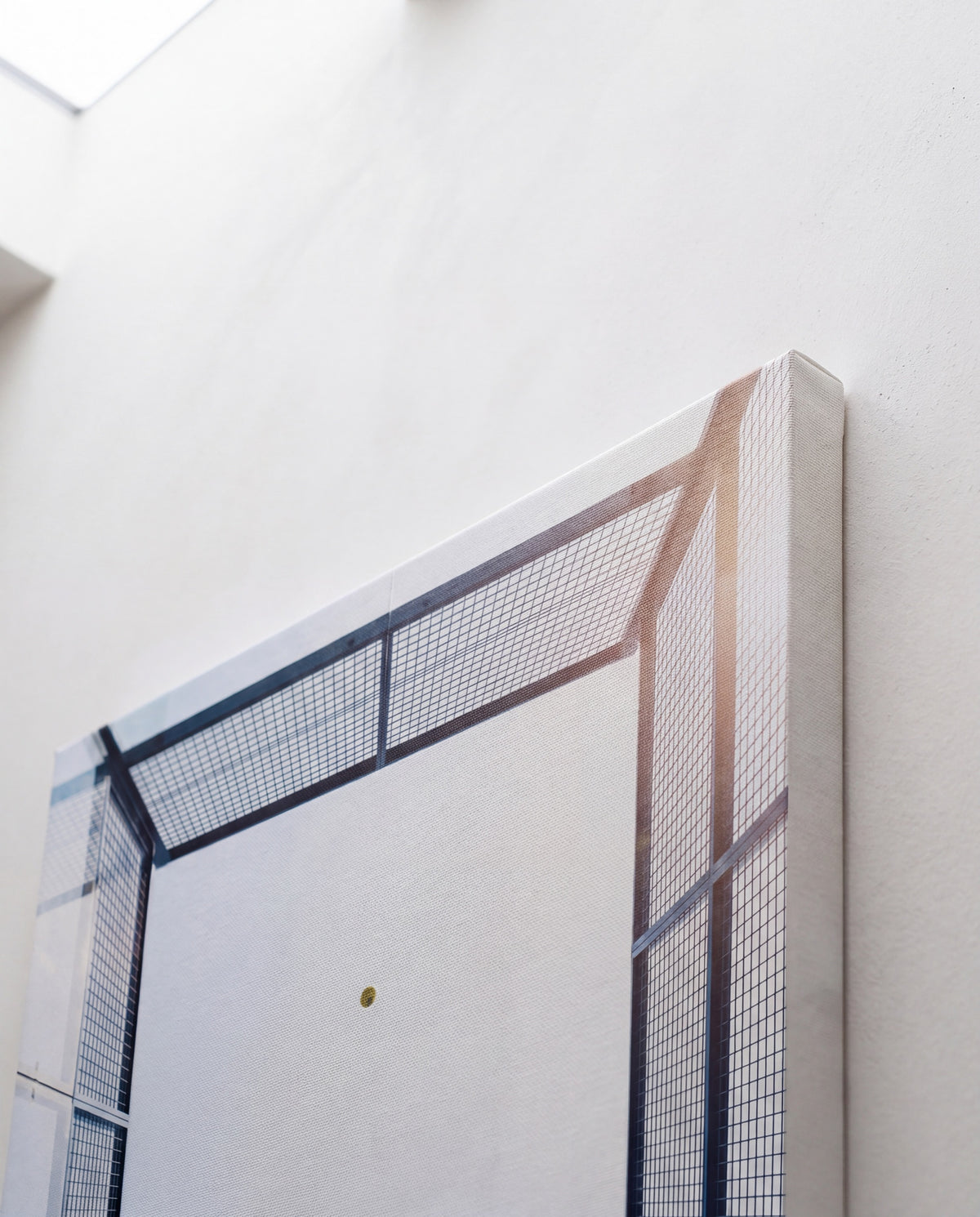 Víbora, the wrapped edge of the canvas