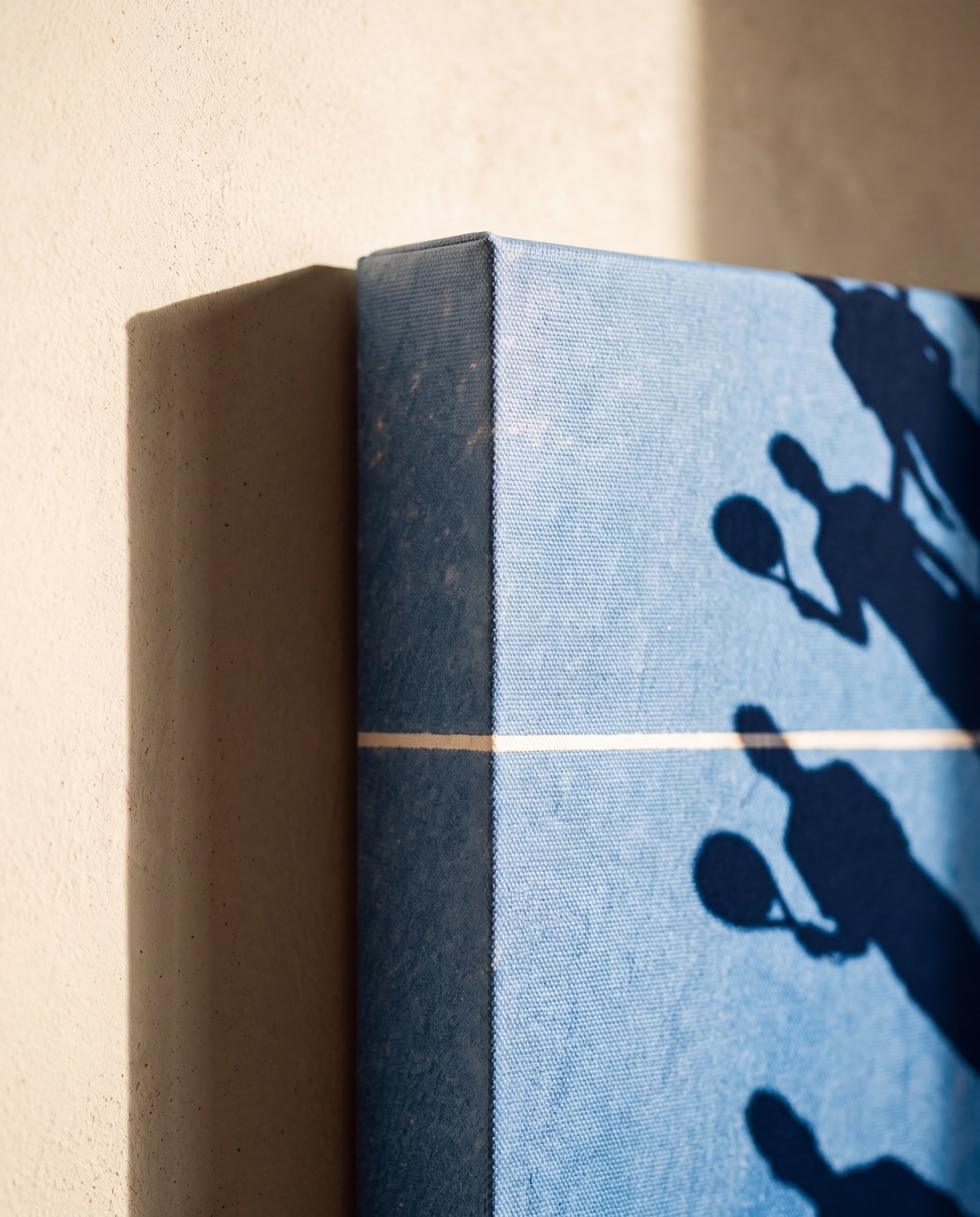 Cuatro Sombras, the wrapped edge of the canvas